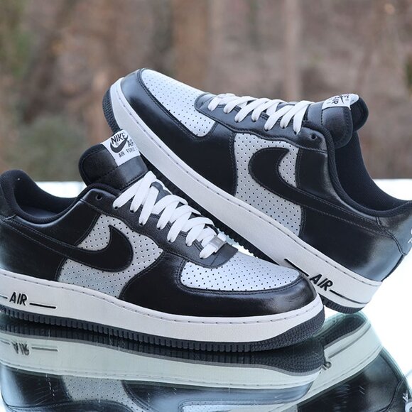 Nike Air Force 1 Low Metallic Silver 2009 - Picture 7 of 13